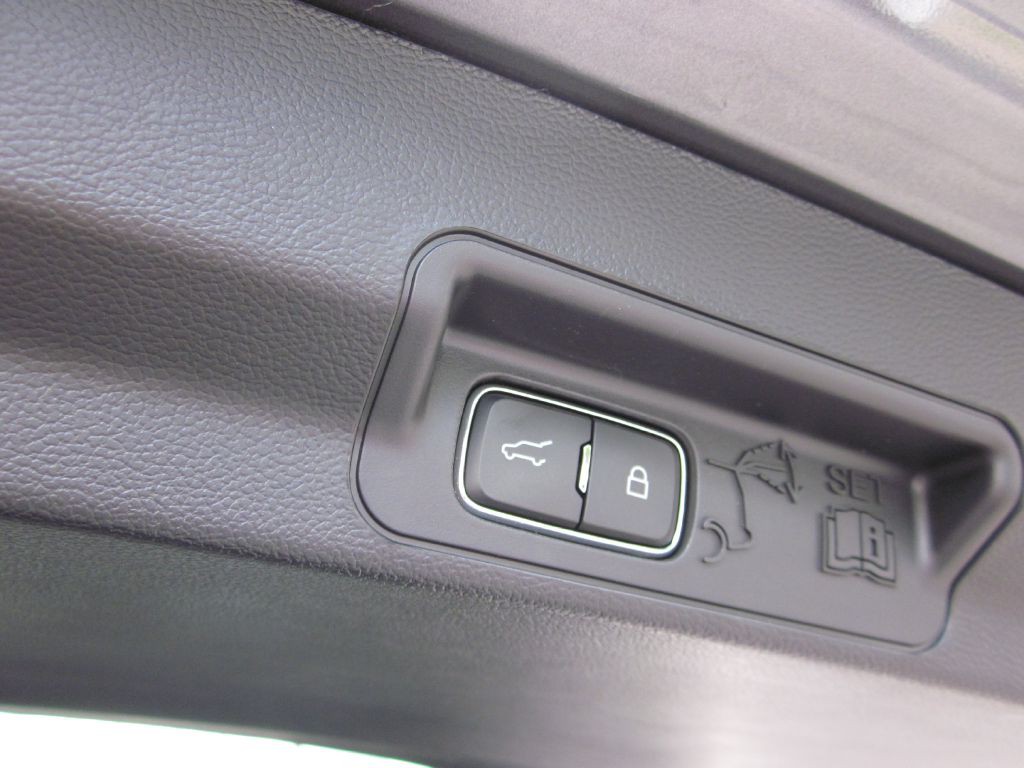 2022 Ford Explorer Image 37