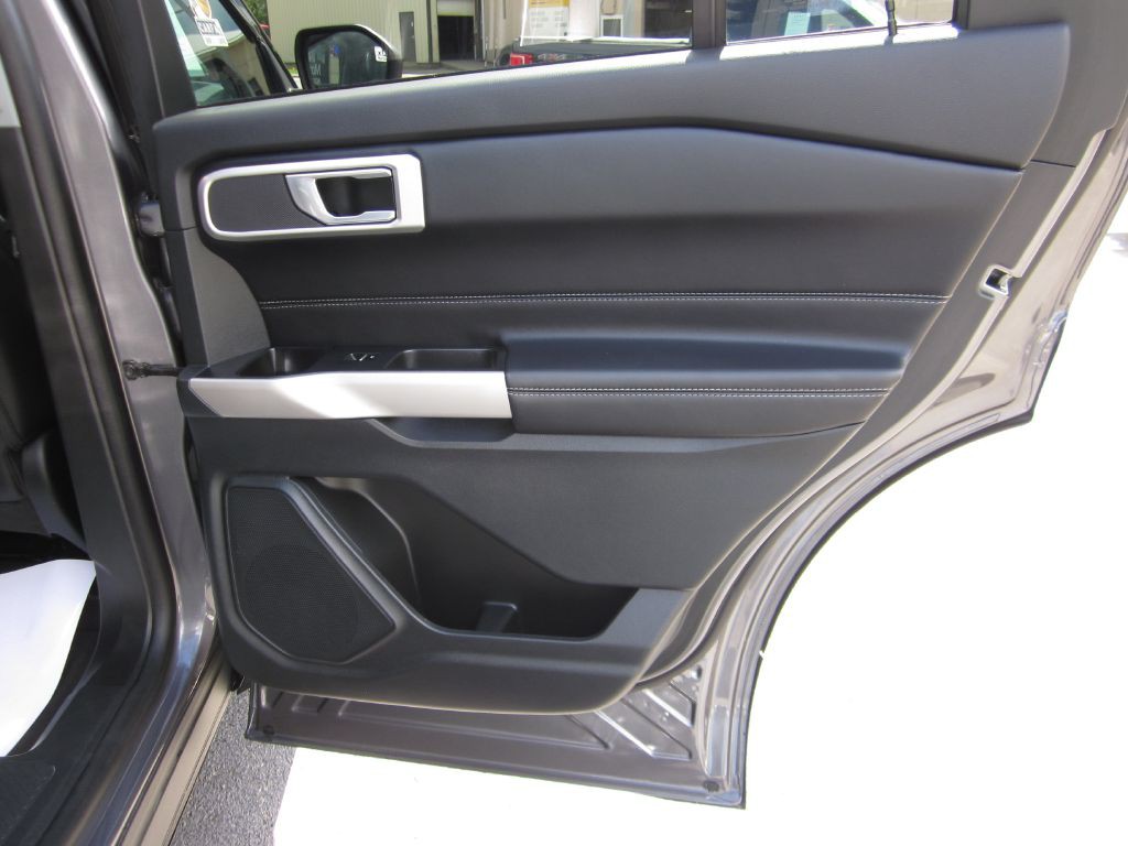 2022 Ford Explorer Image 66