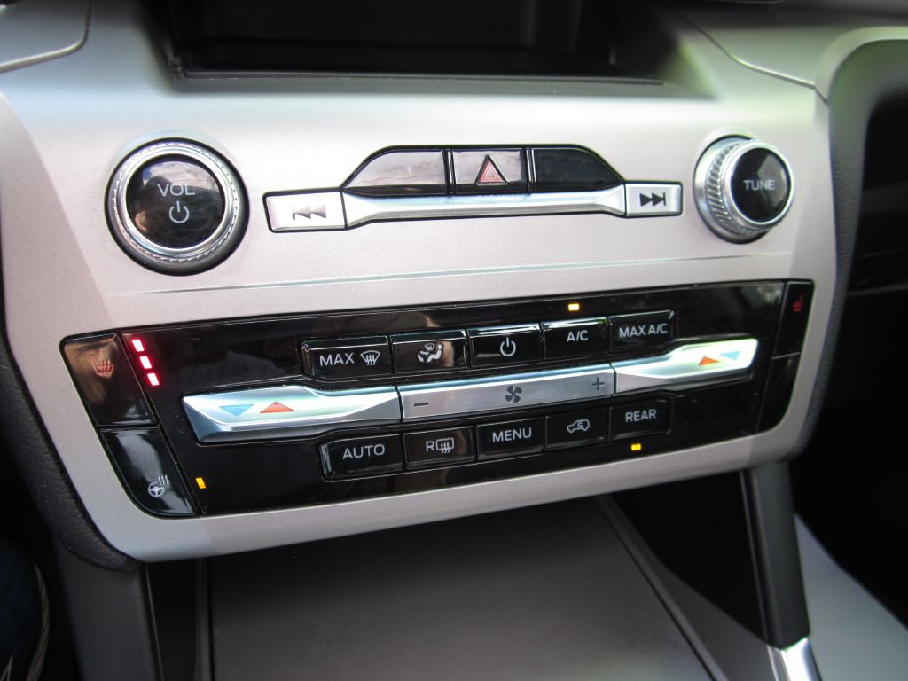 2022 Ford Explorer Image 86