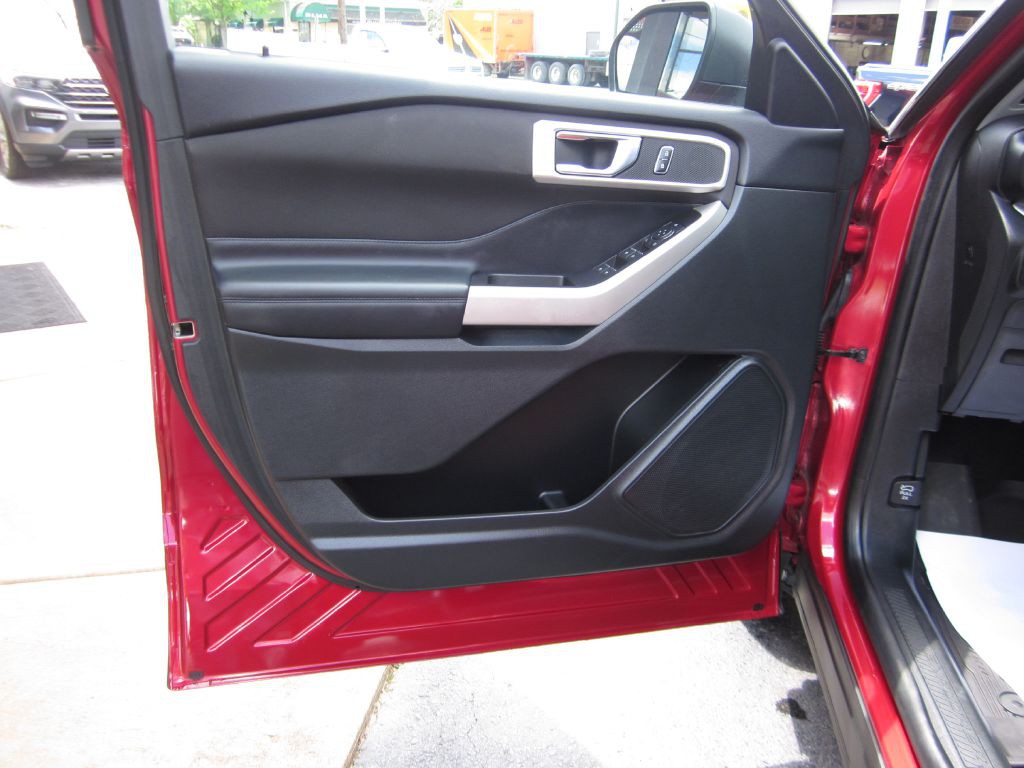 2020 Ford Explorer Image 36