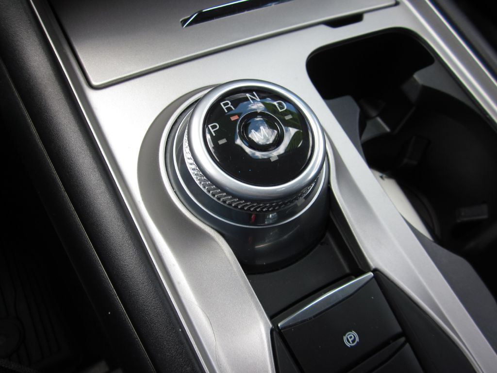 2020 Ford Explorer Image 76