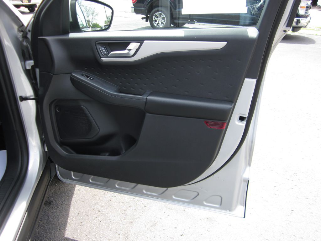 2020 Ford Escape Image 44