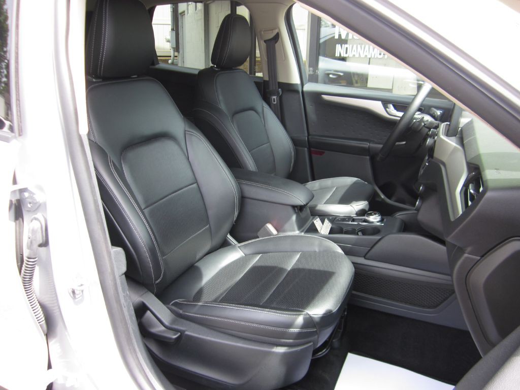 2020 Ford Escape Image 45