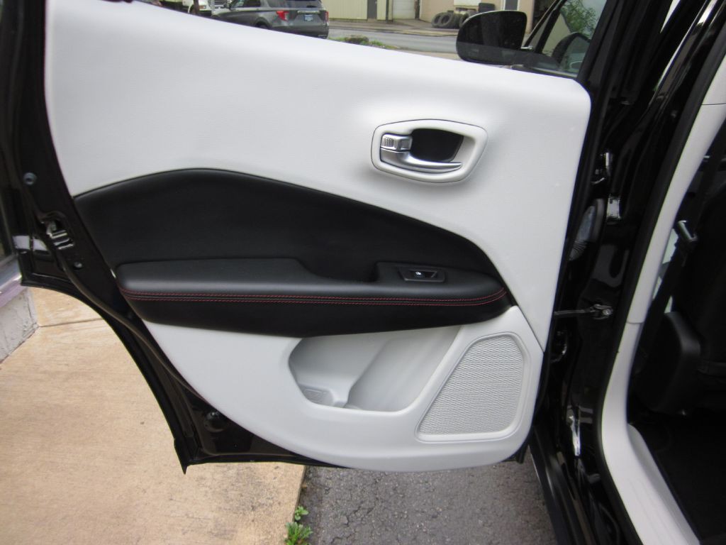 2020 Jeep Compass Image 34