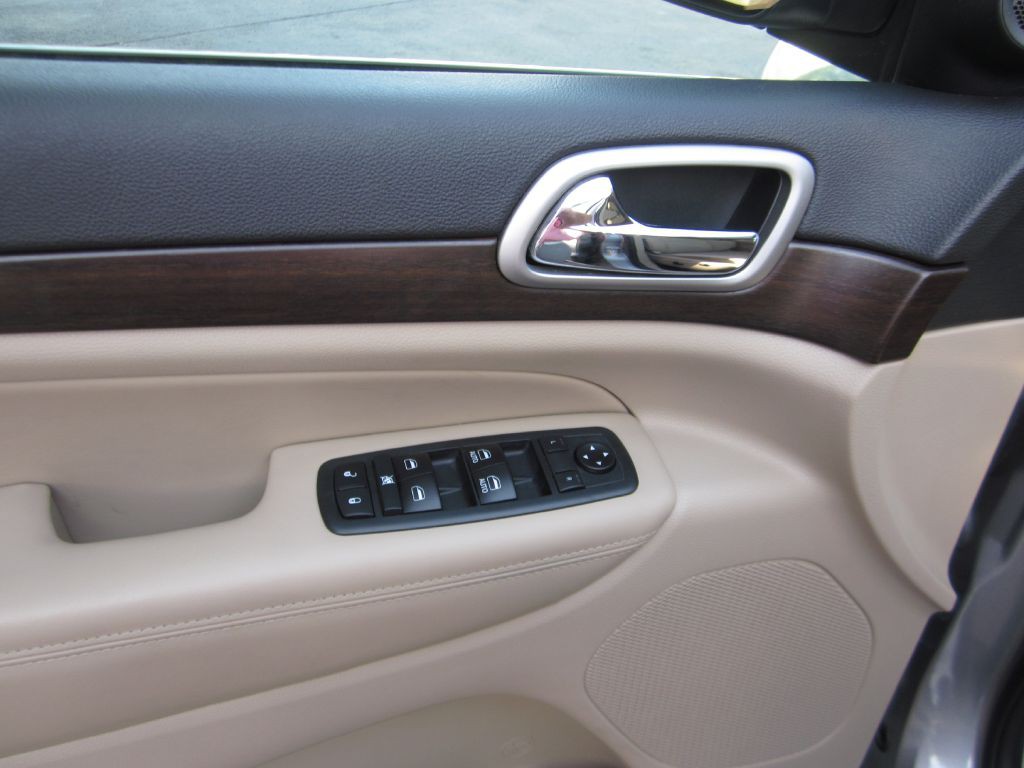 2018 Jeep Grand Cherokee Image 33