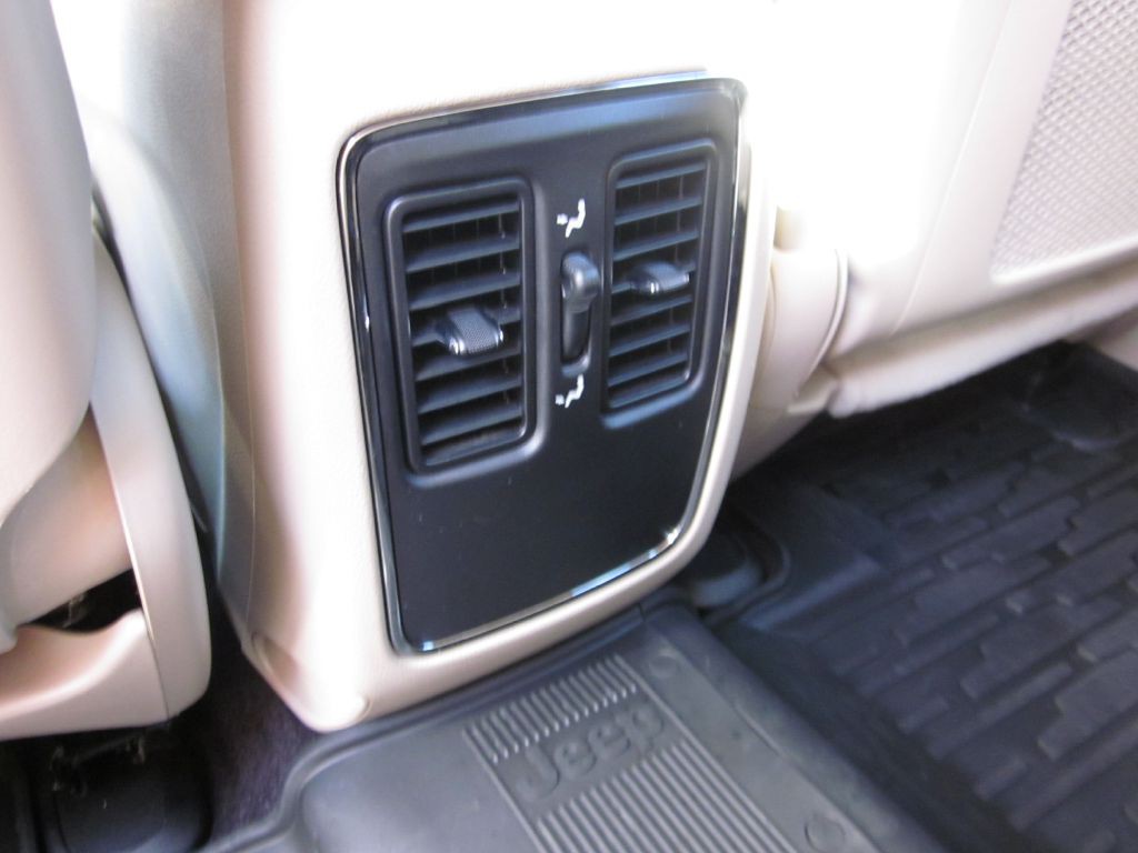 2018 Jeep Grand Cherokee Image 42