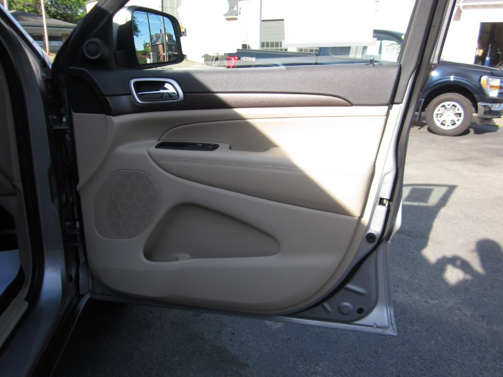 2018 Jeep Grand Cherokee Image 47