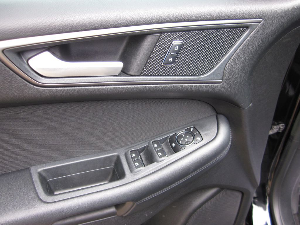 2018 Ford Edge Image 30