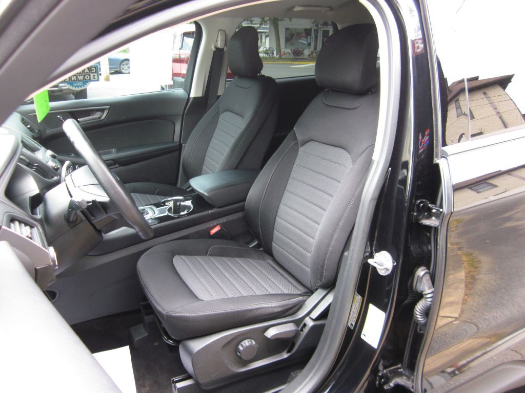 2018 Ford Edge Image 32