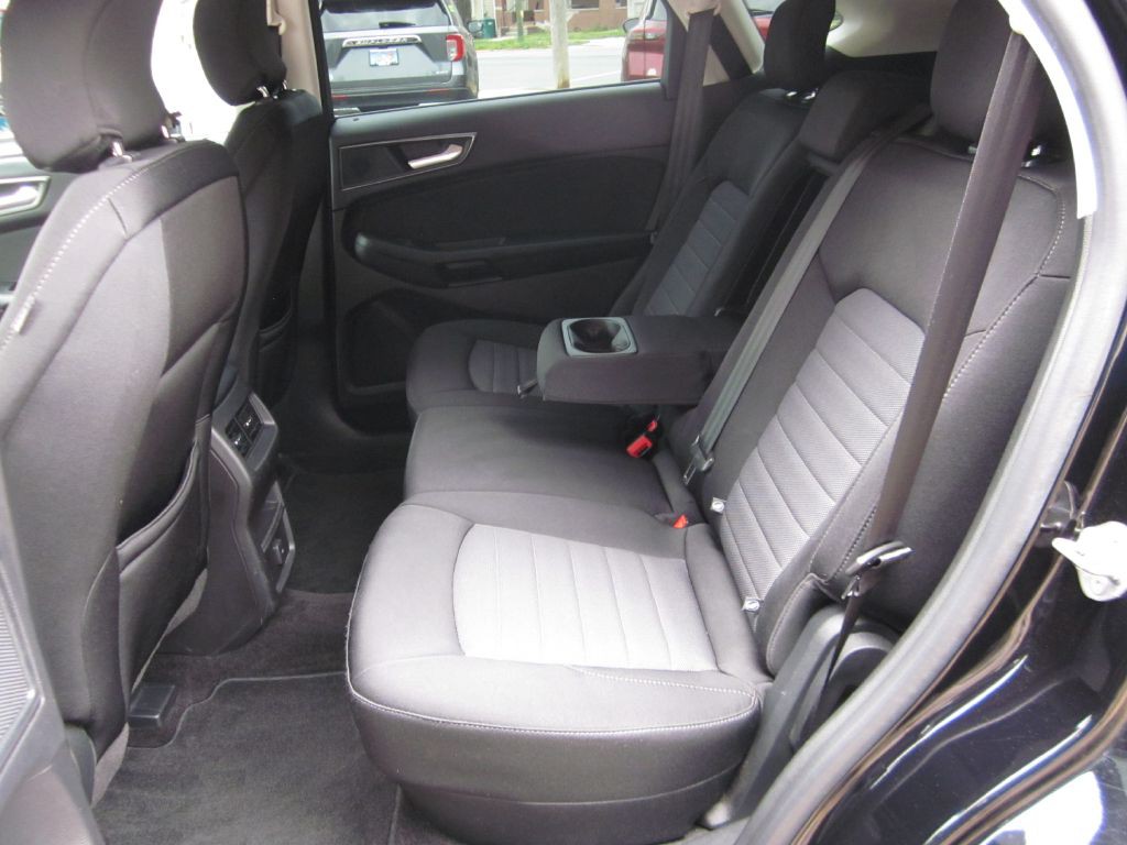 2018 Ford Edge Image 36