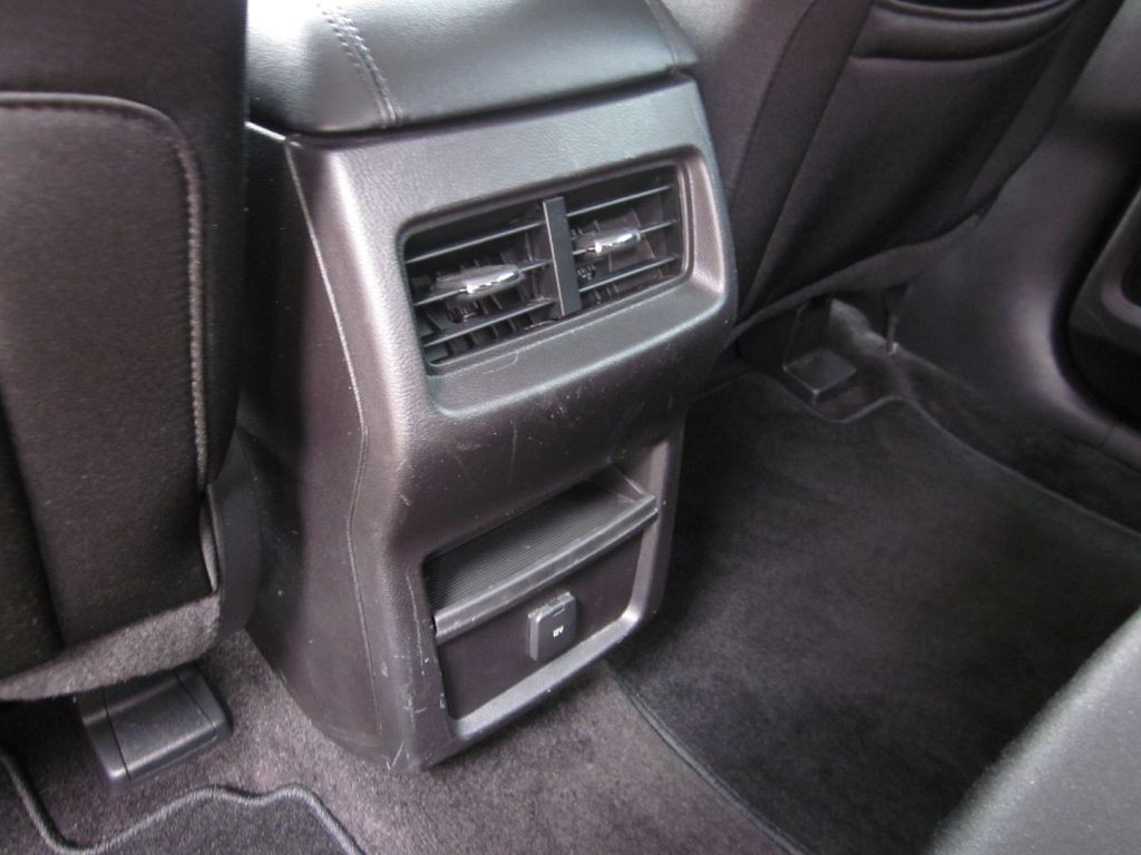 2018 Ford Edge Image 37