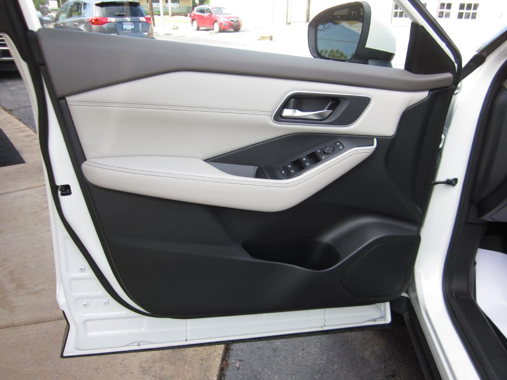 2021 Nissan Rogue Image 44