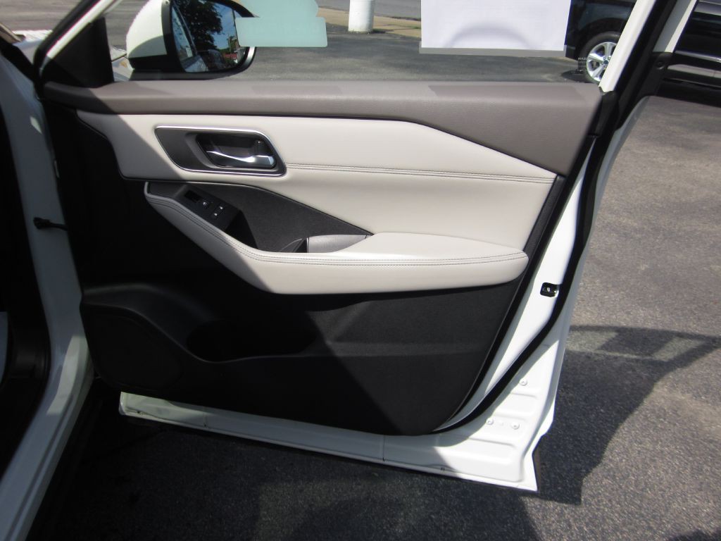 2021 Nissan Rogue Image 57