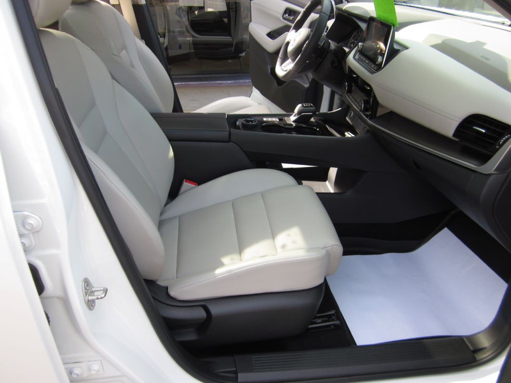 2021 Nissan Rogue Image 59