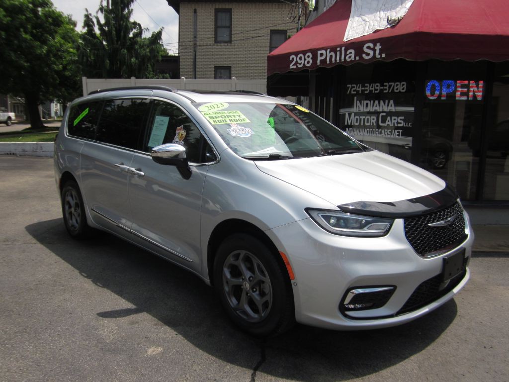 2023 Chrysler Pacifica Image 1