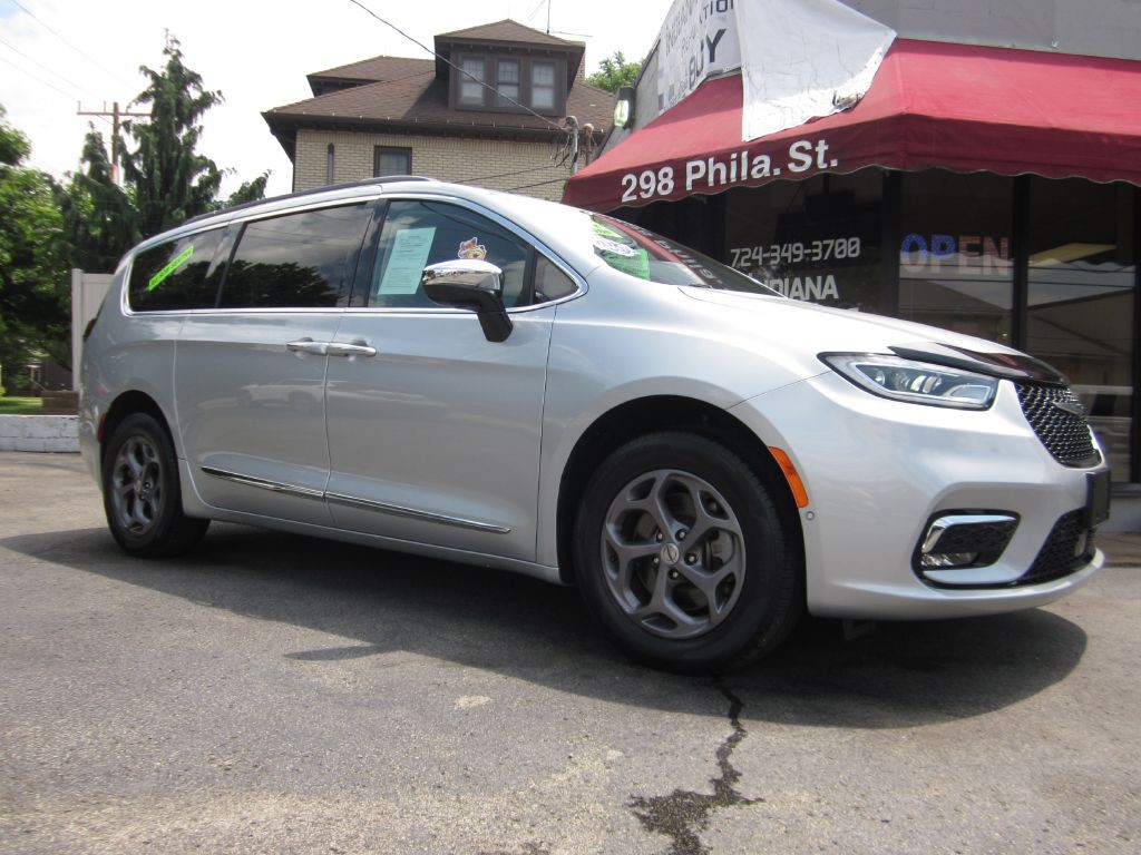 2023 Chrysler Pacifica Image 3