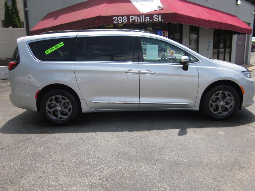 2023 Chrysler Pacifica Image 4