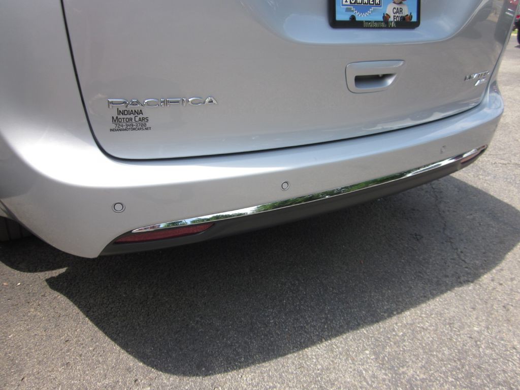 2023 Chrysler Pacifica Image 10
