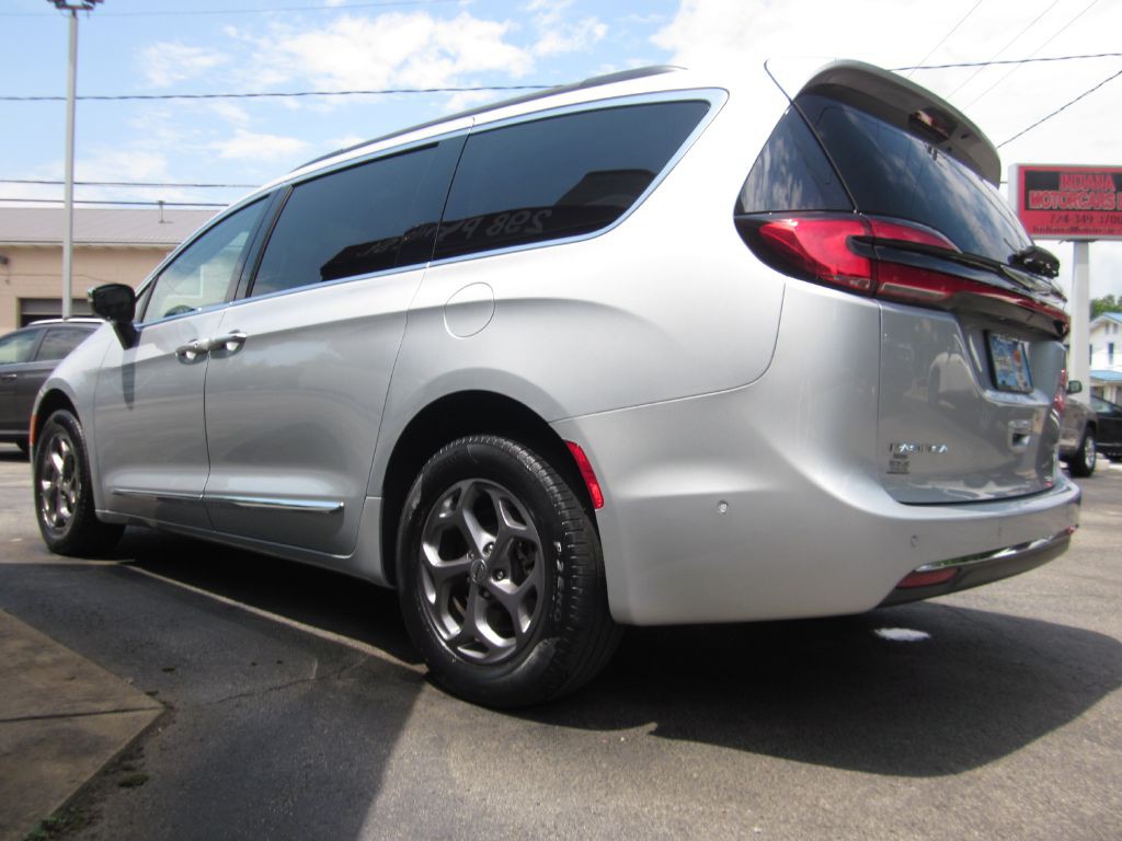 2023 Chrysler Pacifica Image 13