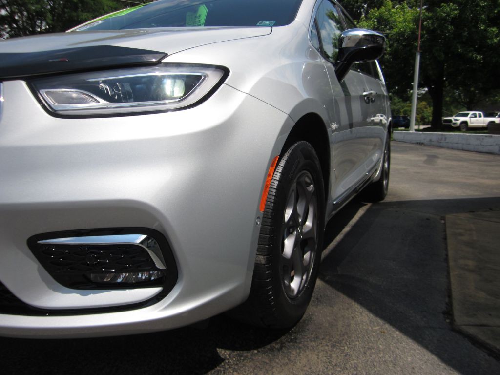 2023 Chrysler Pacifica Image 25