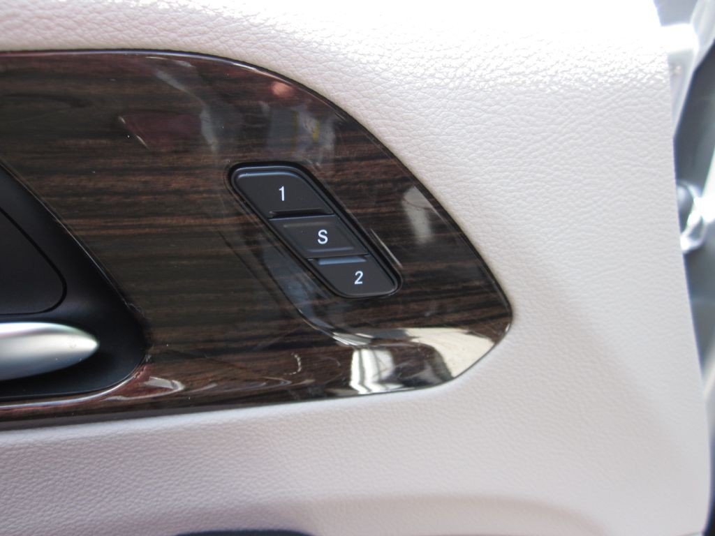 2023 Chrysler Pacifica Image 38