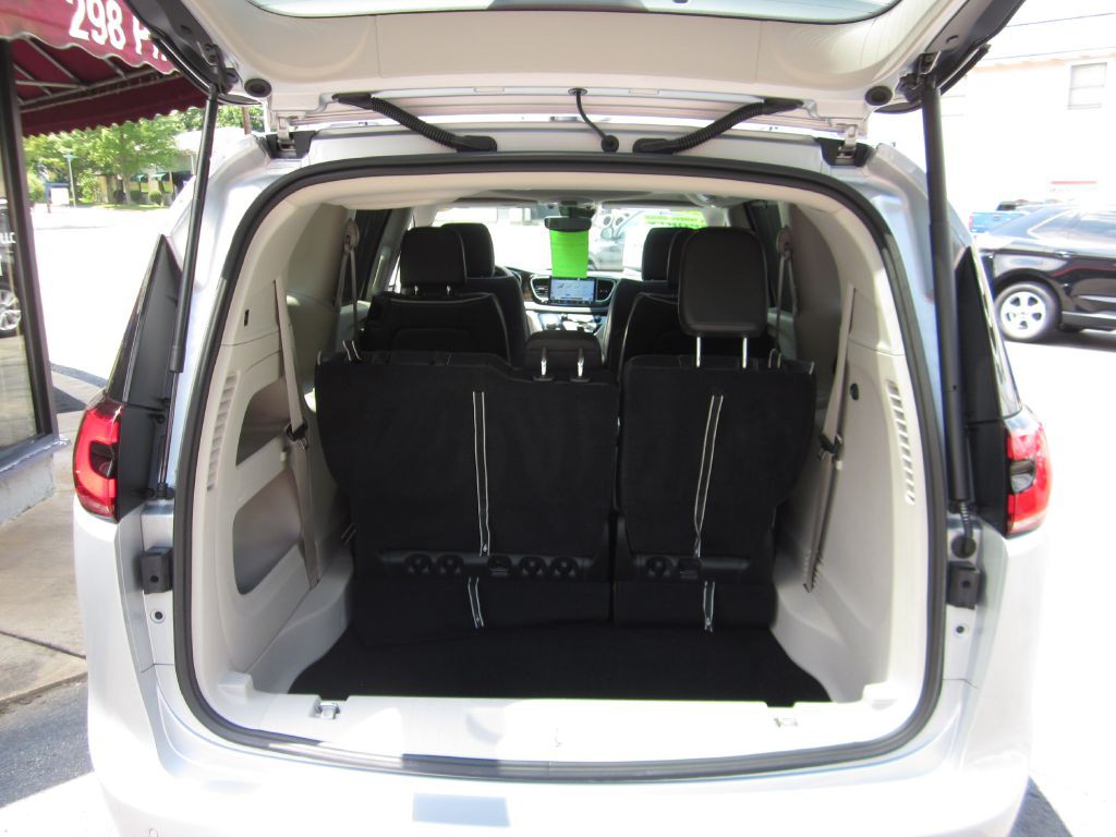 2023 Chrysler Pacifica Image 49