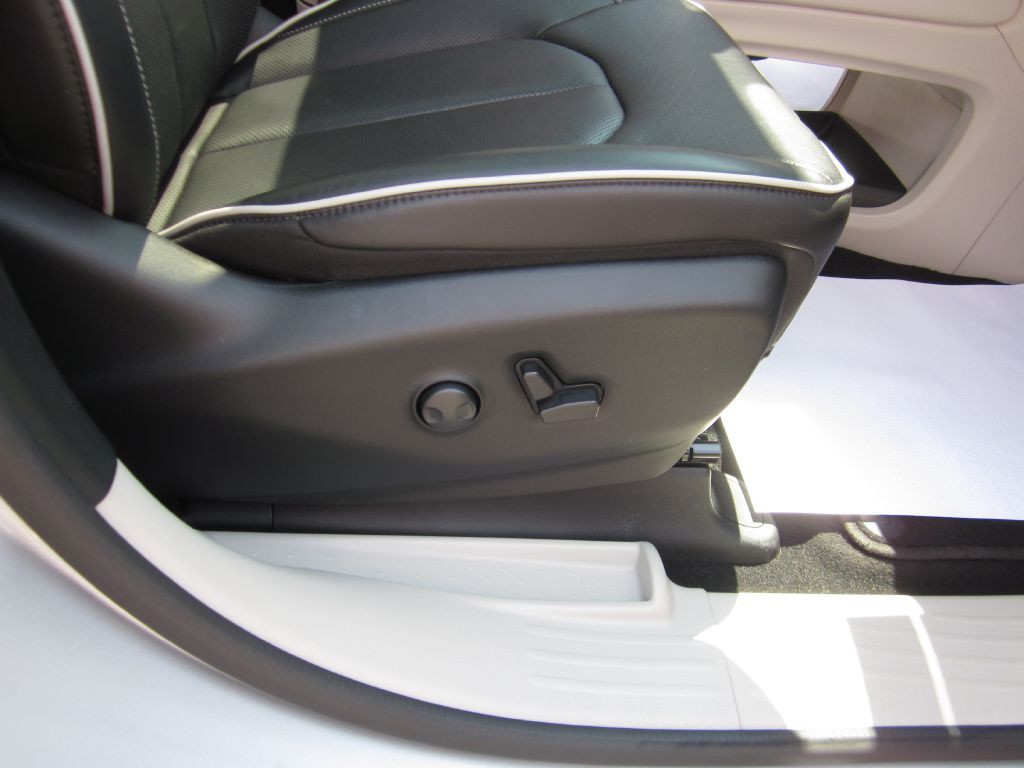2023 Chrysler Pacifica Image 54