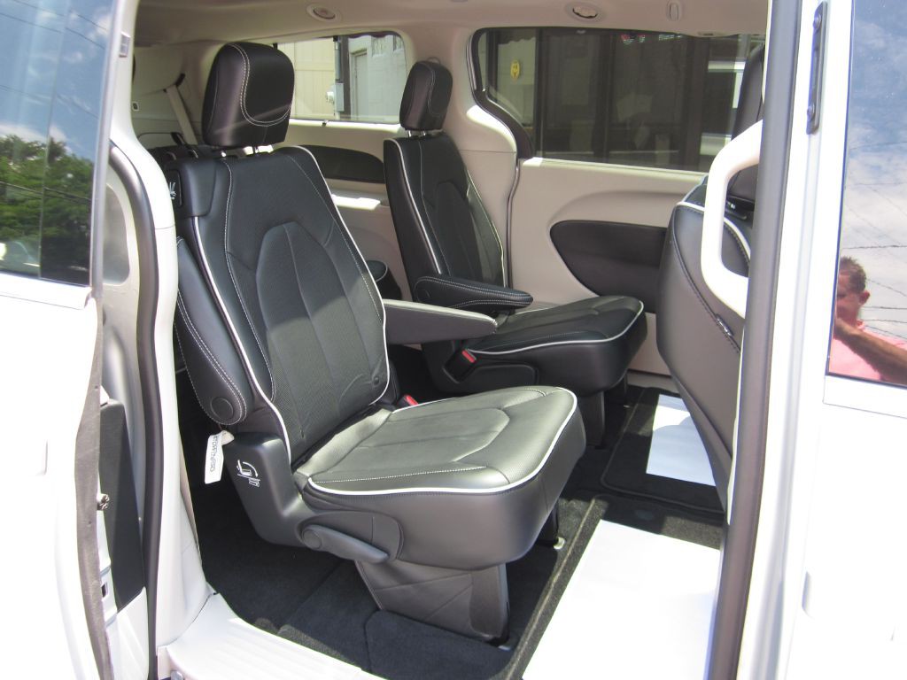 2023 Chrysler Pacifica Image 62