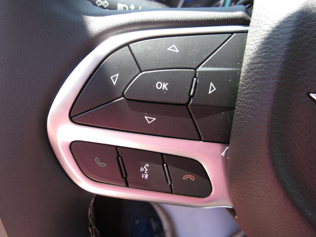 2023 Chrysler Pacifica Image 80