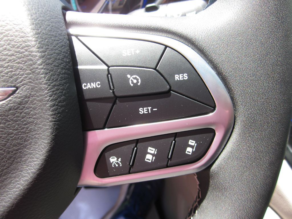 2023 Chrysler Pacifica Image 81