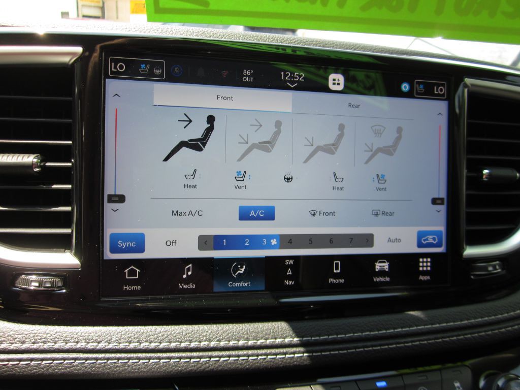 2023 Chrysler Pacifica Image 82