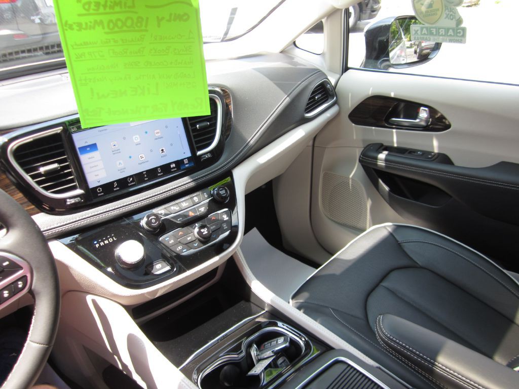 2023 Chrysler Pacifica Image 94