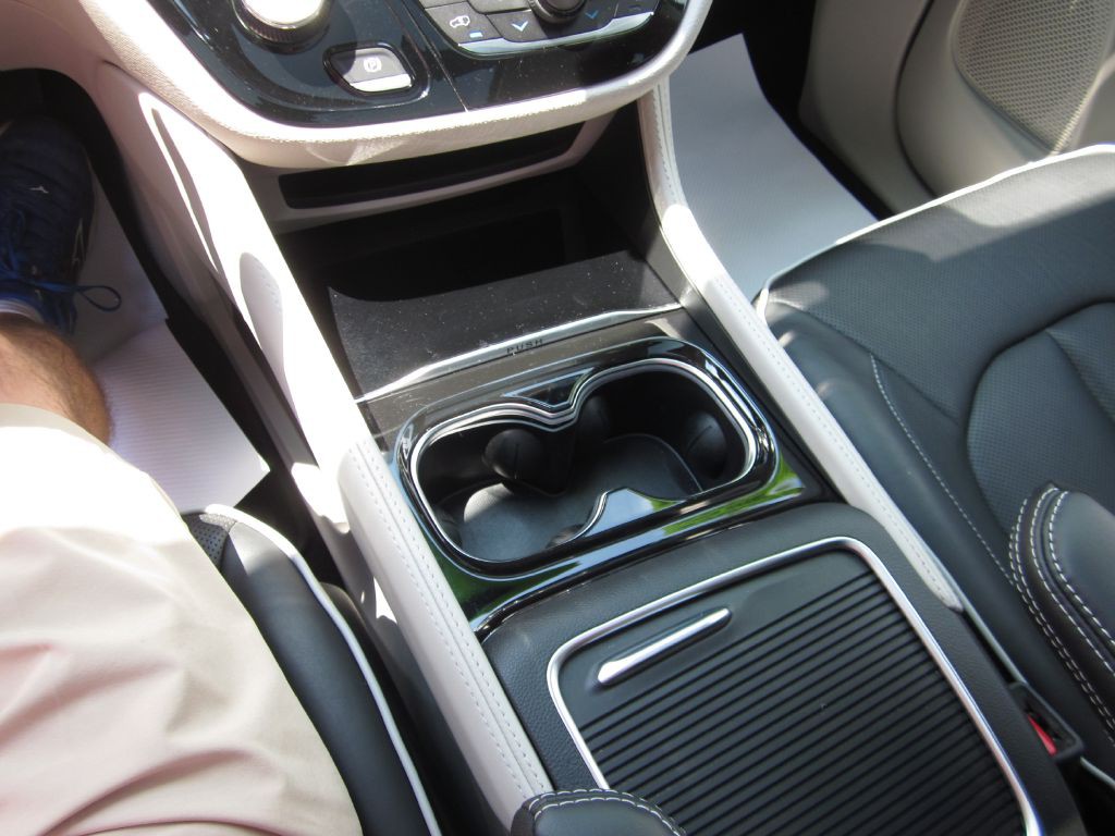 2023 Chrysler Pacifica Image 95