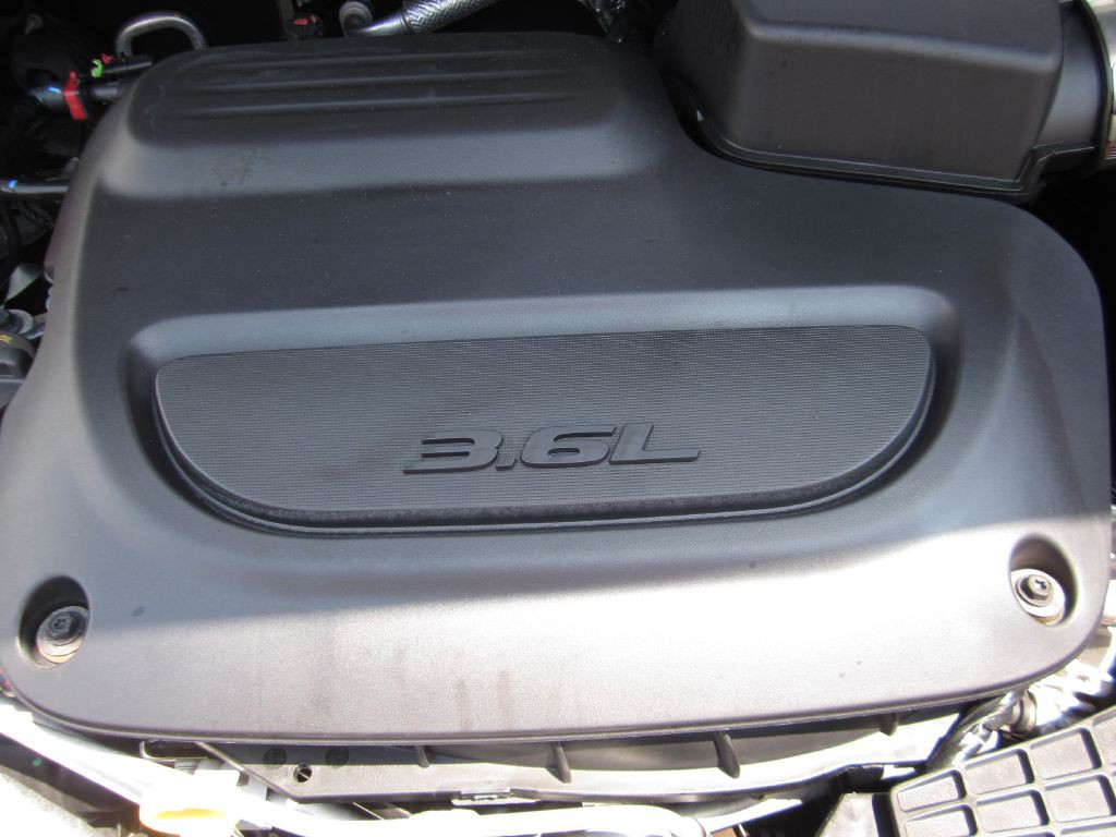 2023 Chrysler Pacifica Image 104