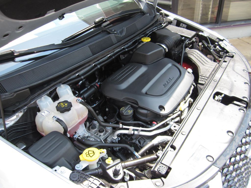 2023 Chrysler Pacifica Image 106