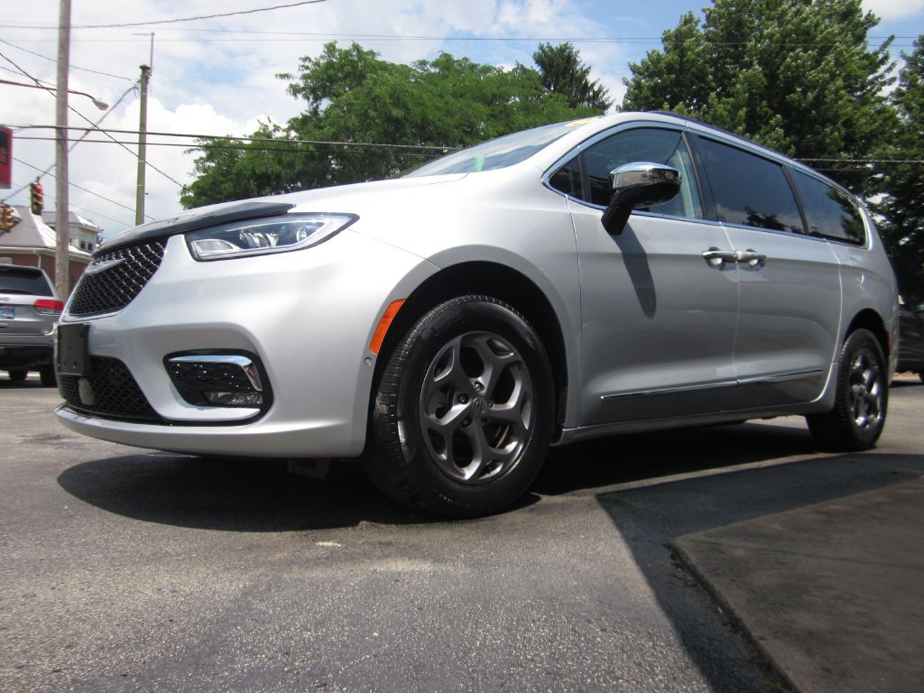 2023 Chrysler Pacifica Image 111