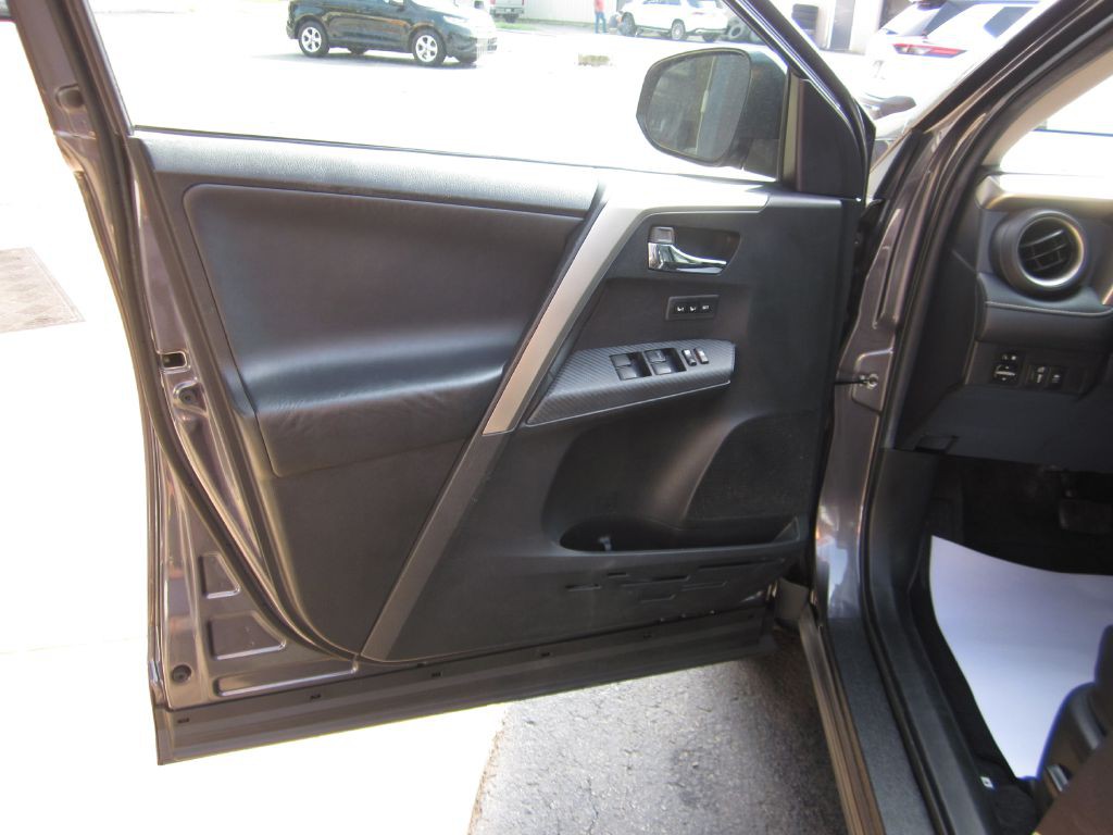 2015 Toyota Rav4 Image 27