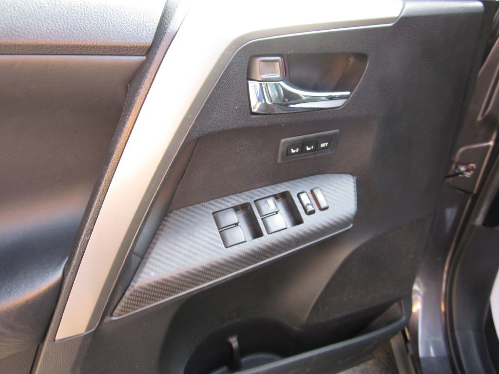 2015 Toyota Rav4 Image 28