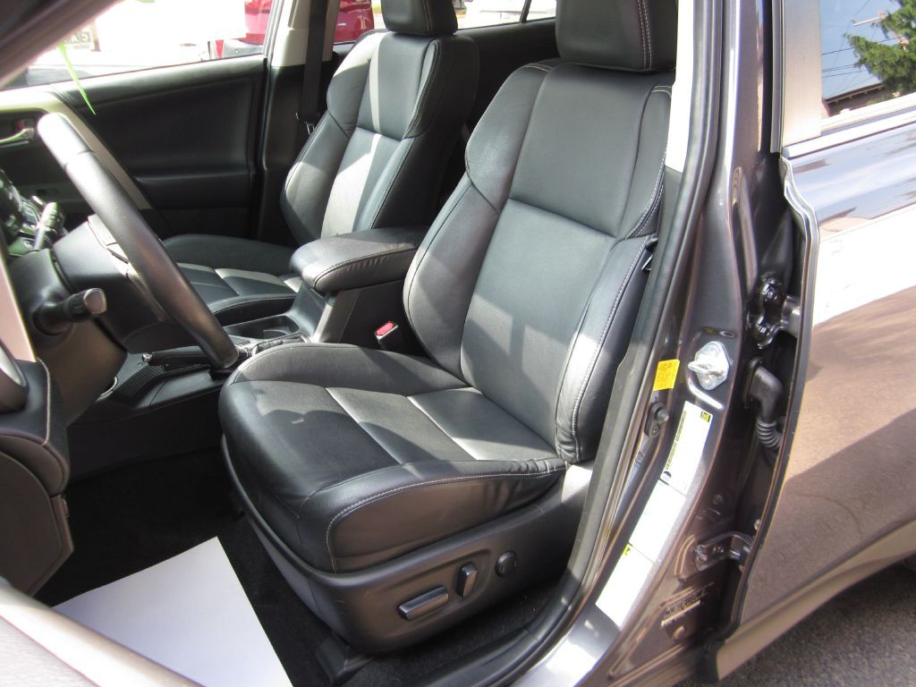 2015 Toyota Rav4 Image 30