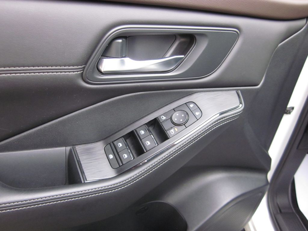 2023 Nissan Rogue Image 36