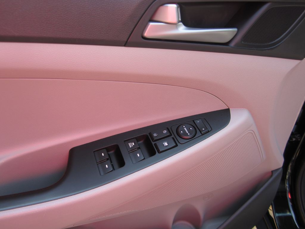2018 Hyundai Tucson Image 25
