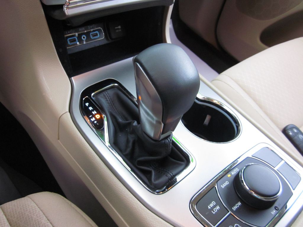 2019 Jeep Grand Cherokee Image 64