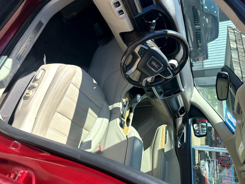 2018 GMC Acadia Image 13