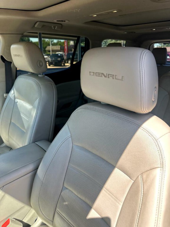 2018 GMC Acadia Image 18