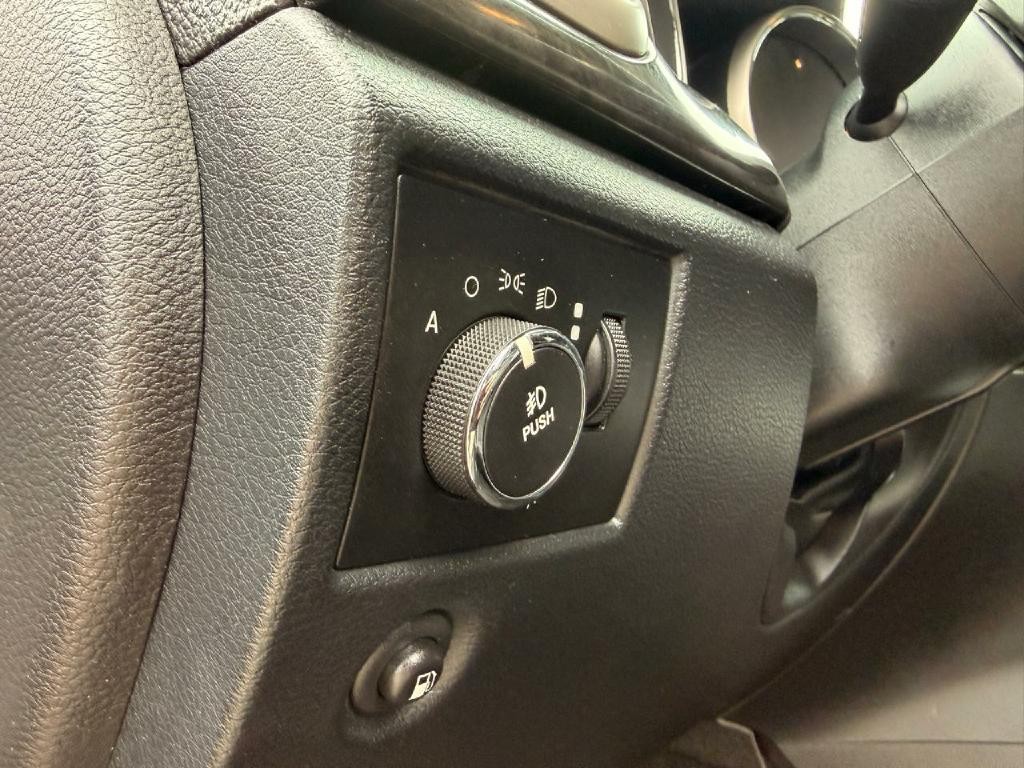2012 Jeep Grand Cherokee Image 18