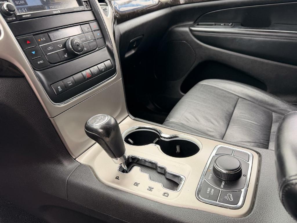 2012 Jeep Grand Cherokee Image 21