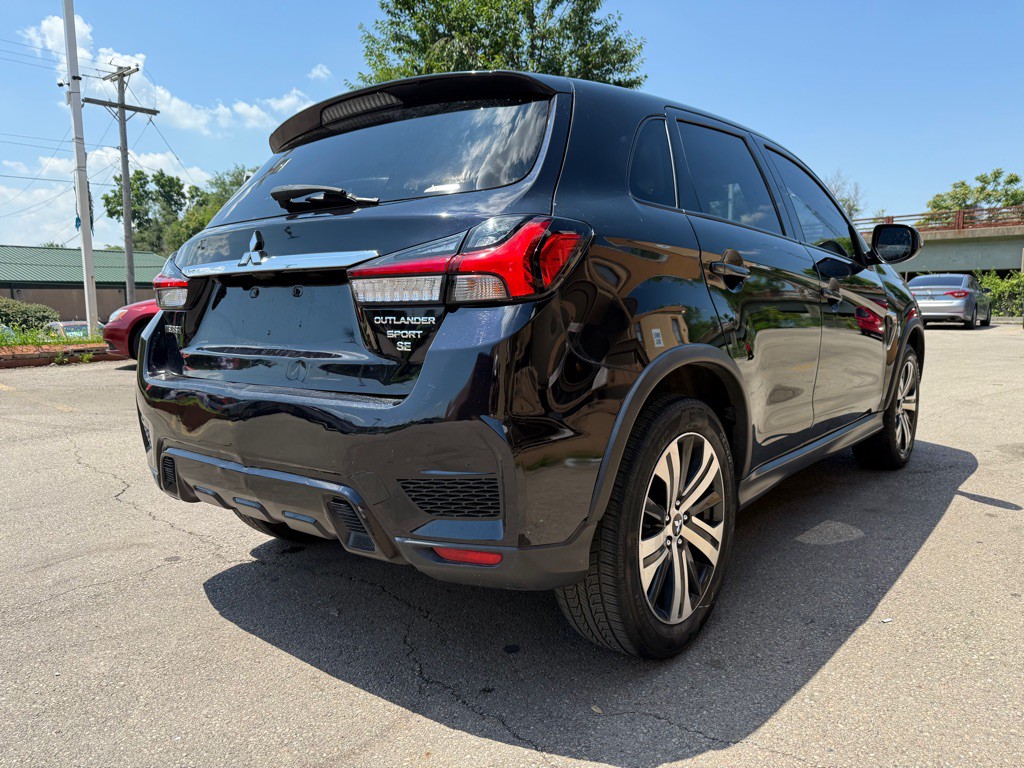2021 Mitsubishi Outlander Image 5