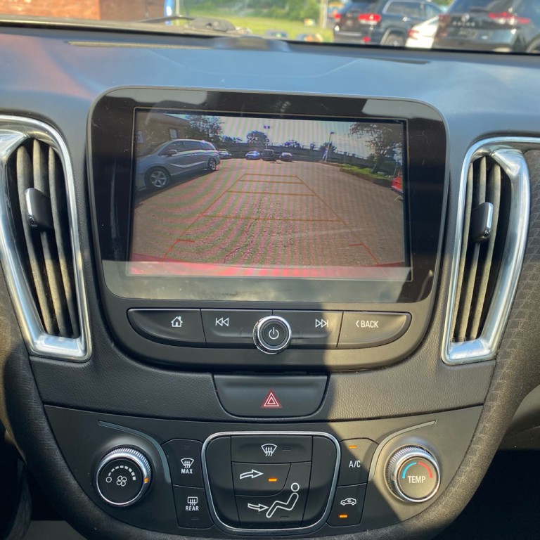 2018 Chevrolet Malibu Image 18