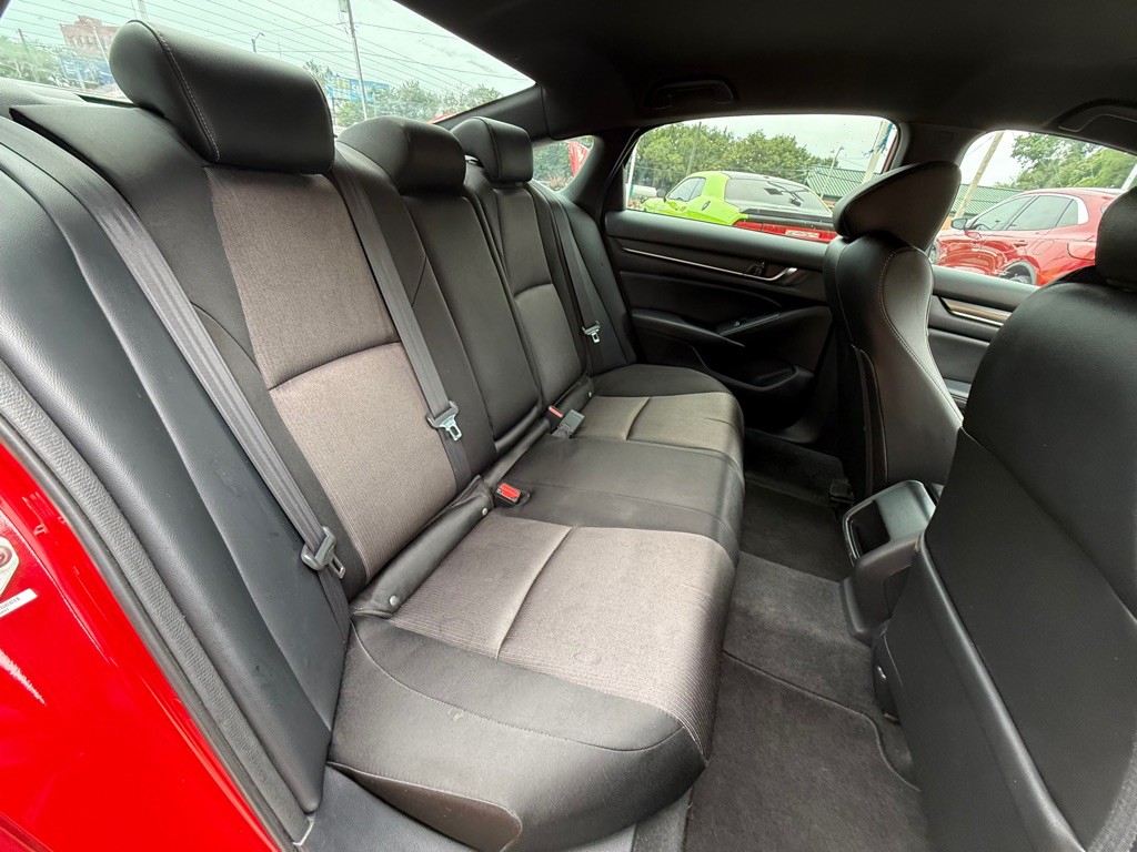2018 Honda Accord Image 12