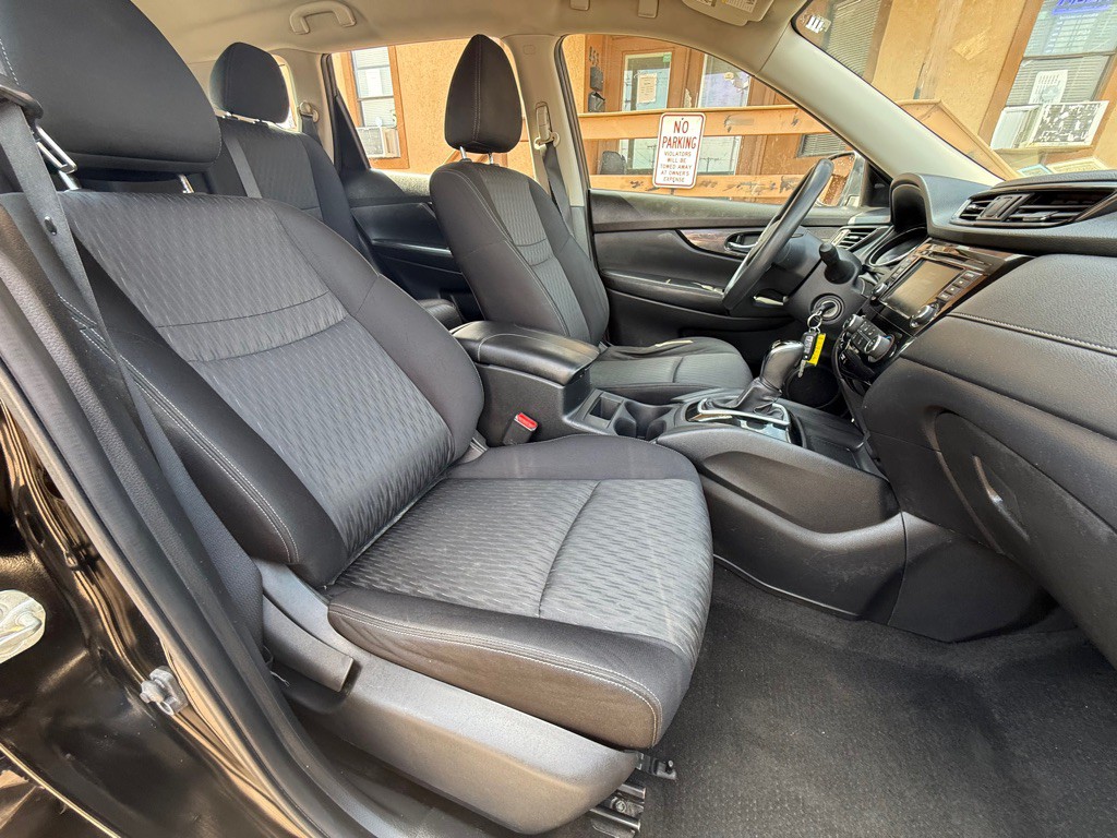 2018 Nissan Rogue Image 11